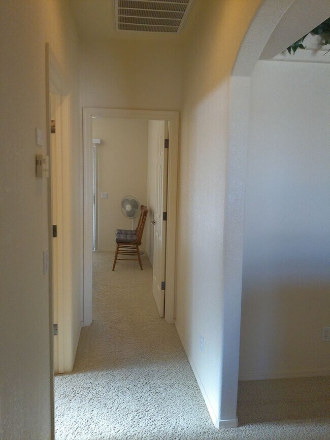 Building Photo - Winter Rental Available October-April 2026