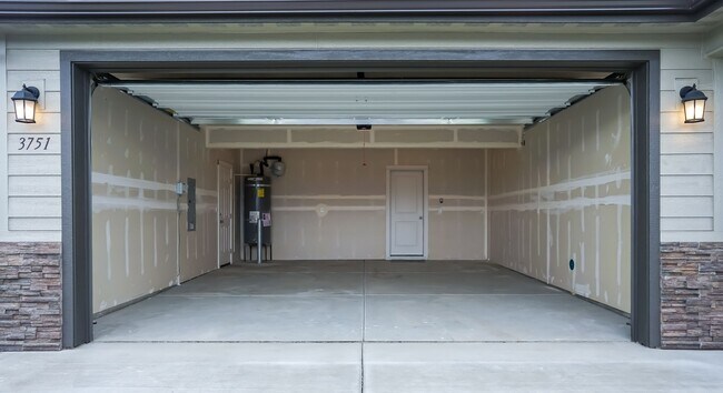 Building Photo - 4 Bedroom, 2.5 Bath New home