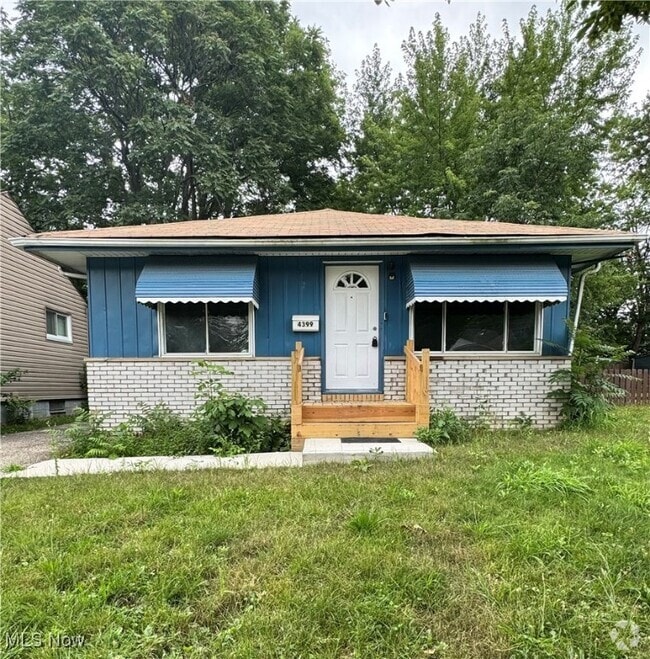 Building Photo - 4399 E 143rd St