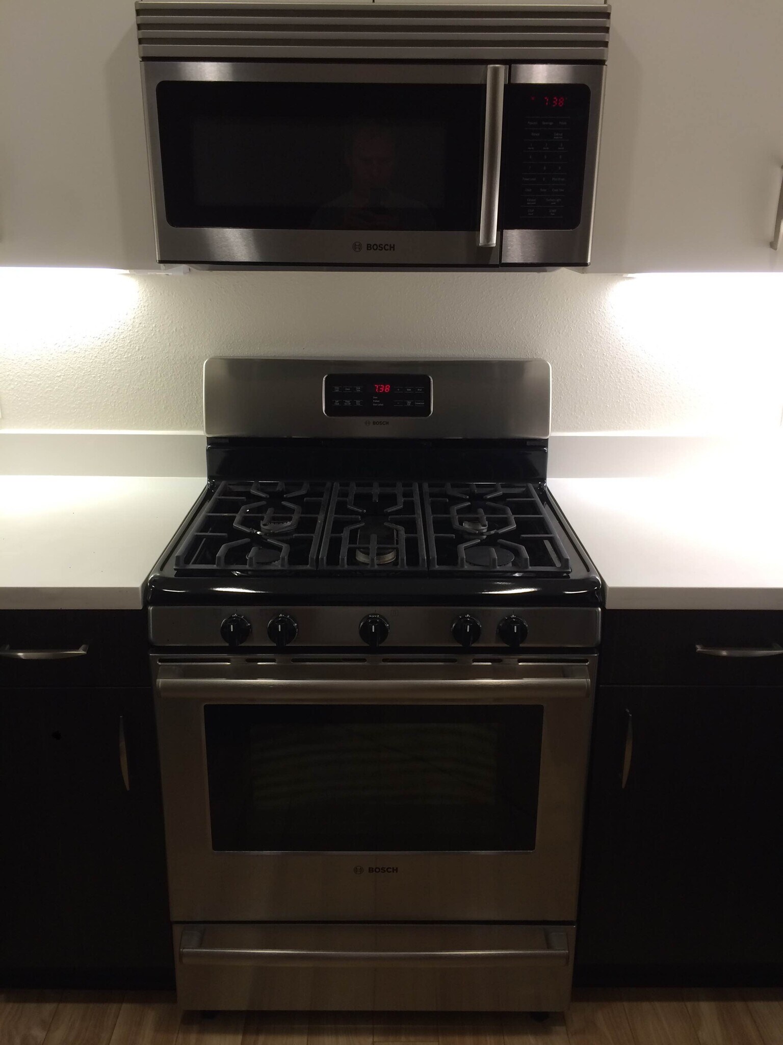 Microwave Range - 555 Bartlett St