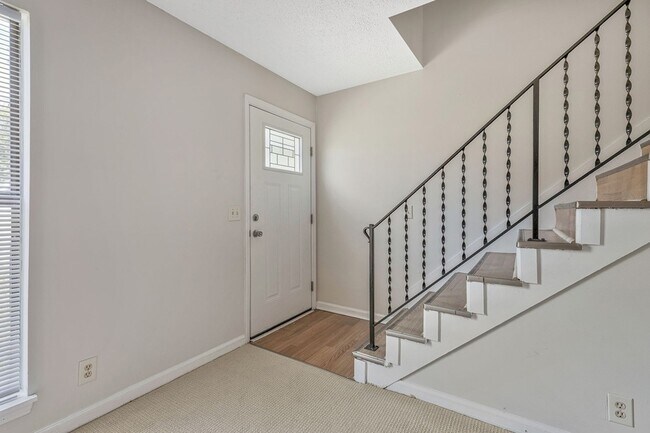 Building Photo - 3319A Felicia St