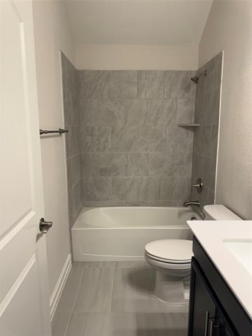 Building Photo - 2724 Southampton Dr