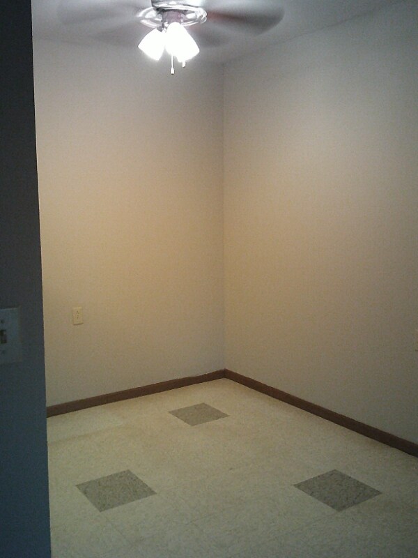 Building Photo - 400 Tella Jane Ln