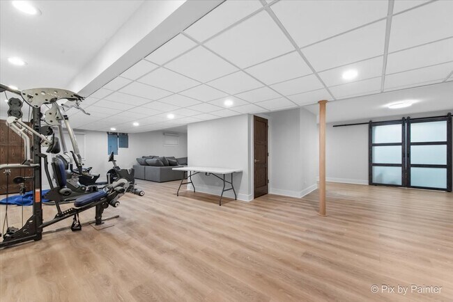 Building Photo - 3401 Greenwood Ln