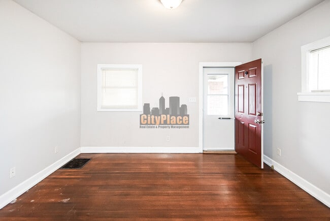 Building Photo - 519 Wallace Ave