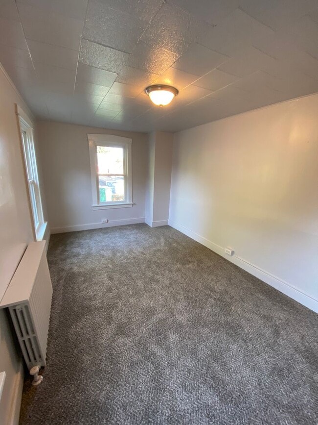 Building Photo - Charming 3 BR /2 BA Home in Lancaster City