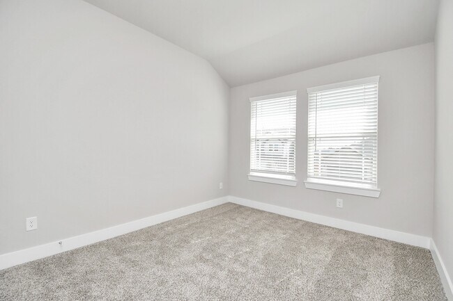 Building Photo - 21034 Shore Oak Dr