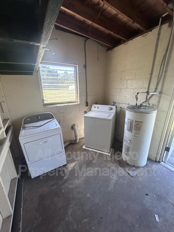 Building Photo - 1220 Linda Ln