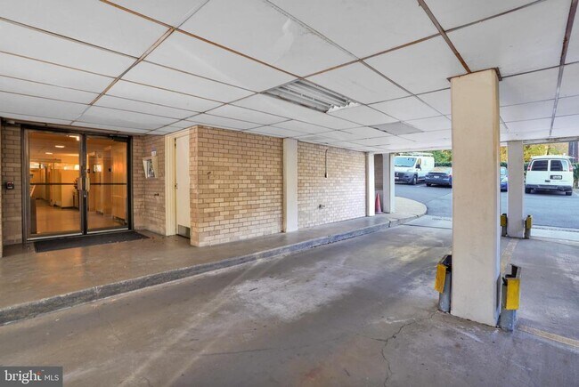 Building Photo - 2100 Washington Ave