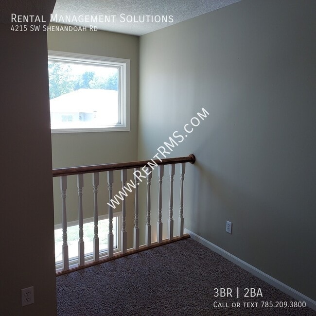 Building Photo - 4215 SW Shenandoah Rd