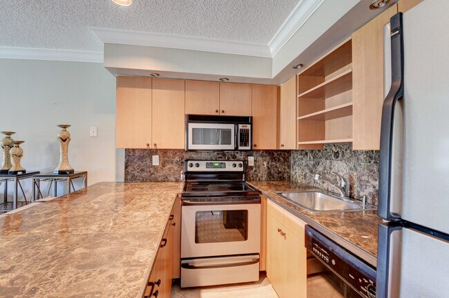 Building Photo - 620 Greensward Ln