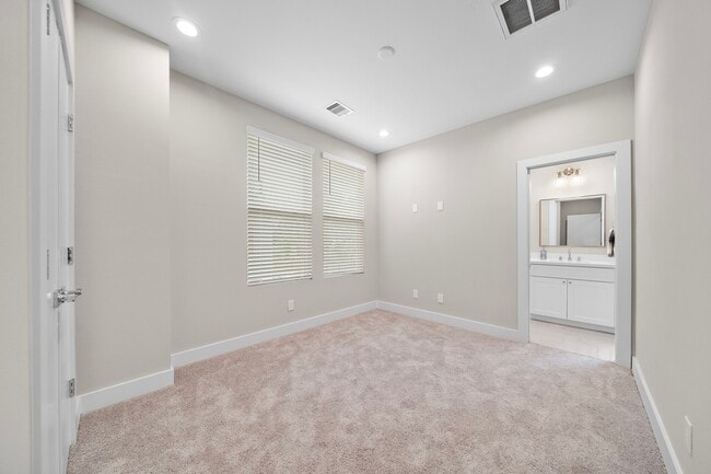 Building Photo - 7522 Sandle St