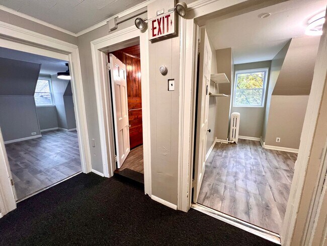 Building Photo - 259-261 N. Dithridge Street (Full Service)