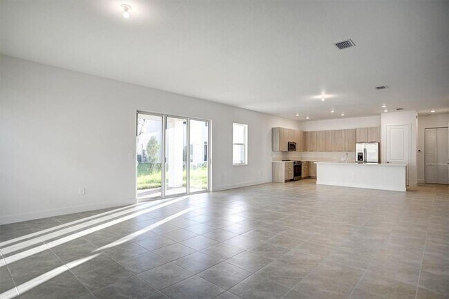 Building Photo - 12328 SW 43rd St