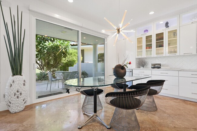 Building Photo - 49845 Lago Dr
