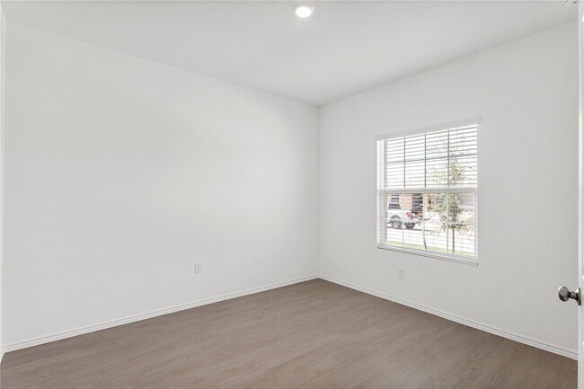 Building Photo - 114 Miglia St