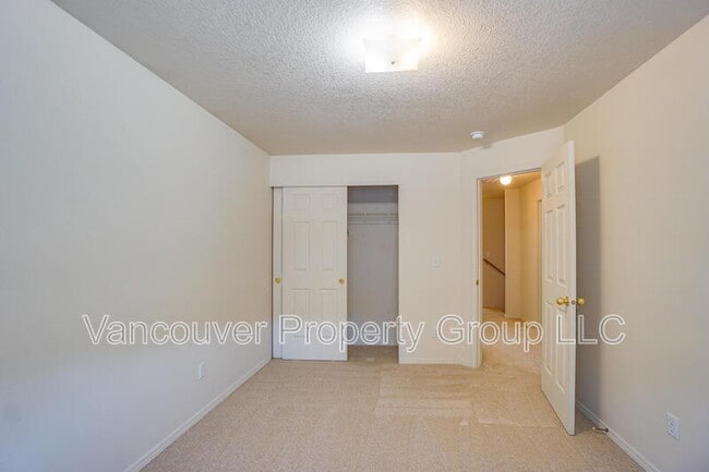 Building Photo - 11715 NE 31st St
