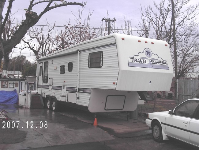 RV Parking - Meadows Mobile Home Park