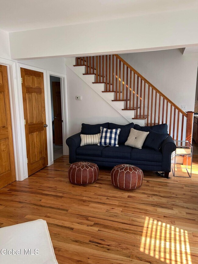 Building Photo - 165 Lake Ave