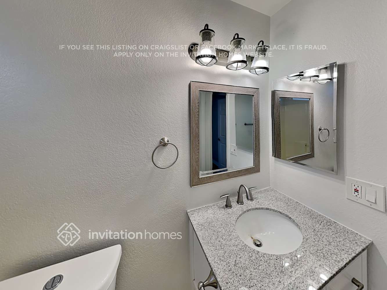 Building Photo - 11223 N 60th Dr