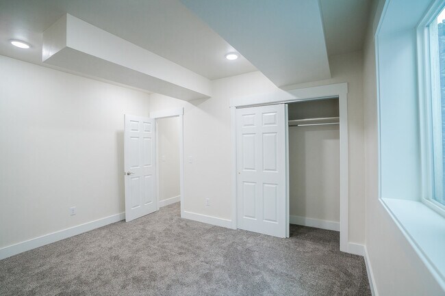 Building Photo - 544 K St