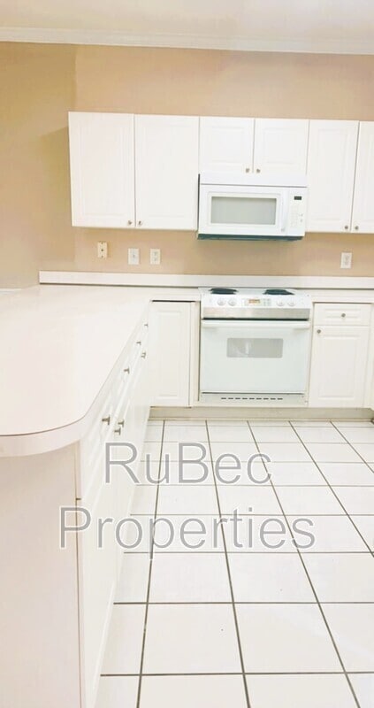 Building Photo - 8967 Meadow Vista Rd