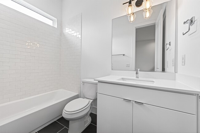 Building Photo - 5841 Dolores St