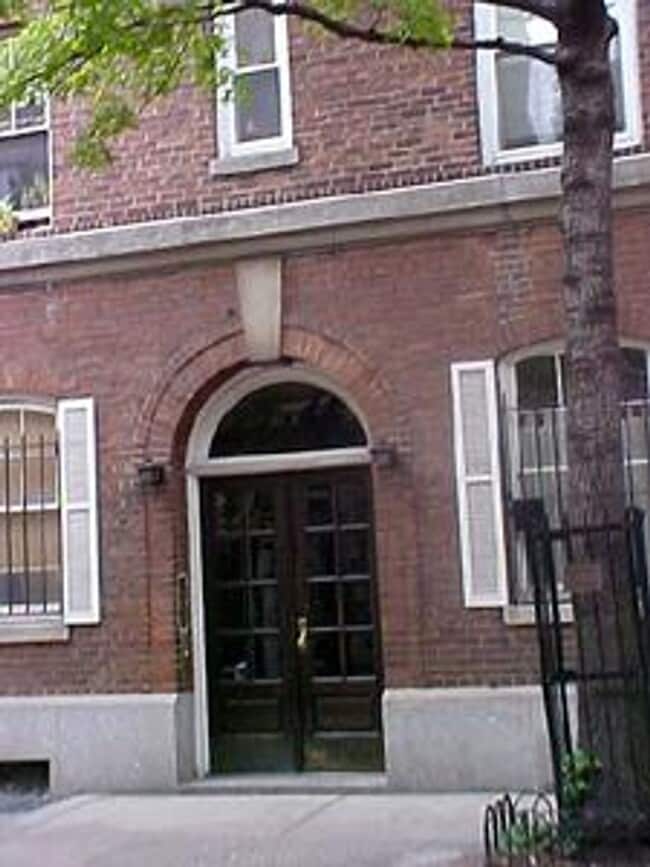 Building Photo - 27 Commerce St