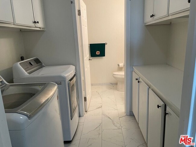 Building Photo - 25 S 15th Pl