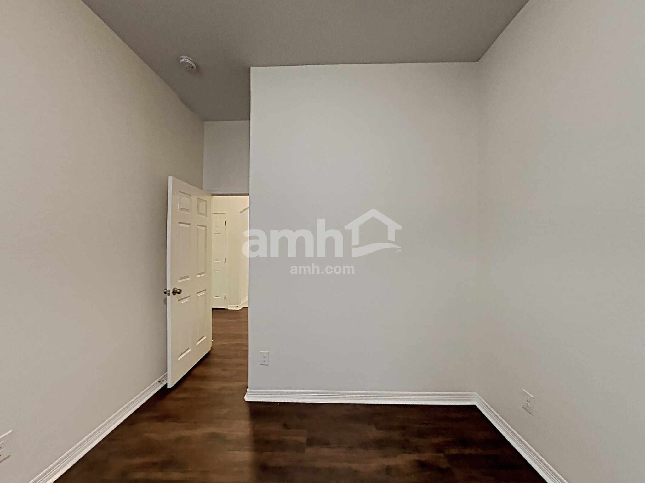 Building Photo - 2204 Perkins Crossing Dr