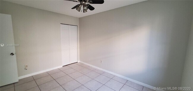 Building Photo - 9800 Hammocks Blvd