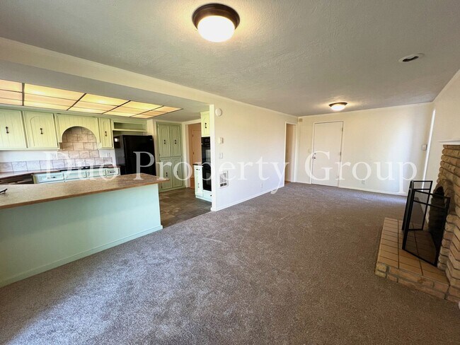 Building Photo - 2035 Harvard Dr