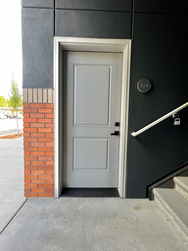 Building Photo - Newer Build in Downtown Loveland Apartments!