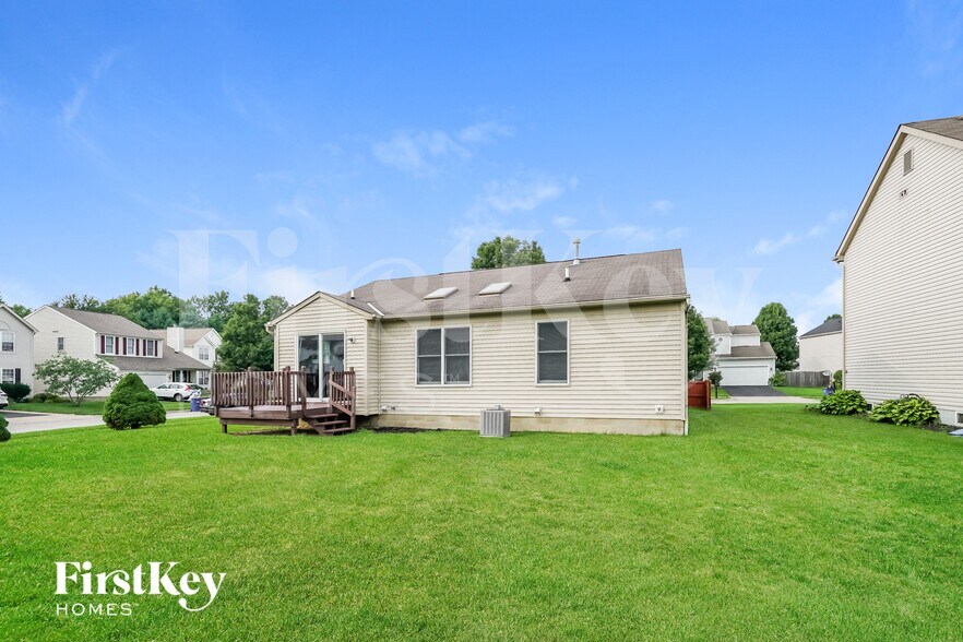 Building Photo - 7127 Emerald Tree Dr