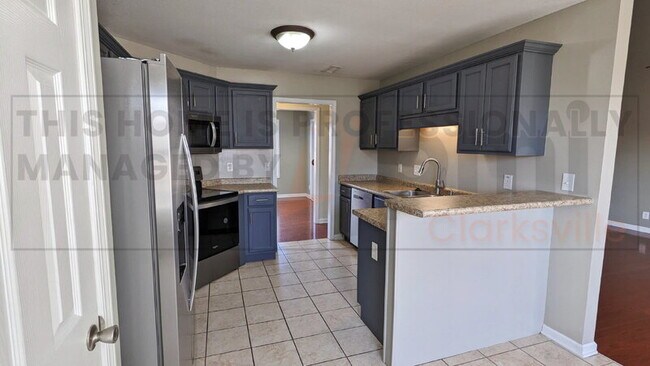 Building Photo - 2780 Cascade Dr