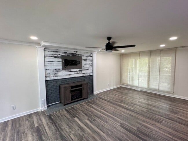Building Photo - UP TO $500 OFF ONE MONTH!