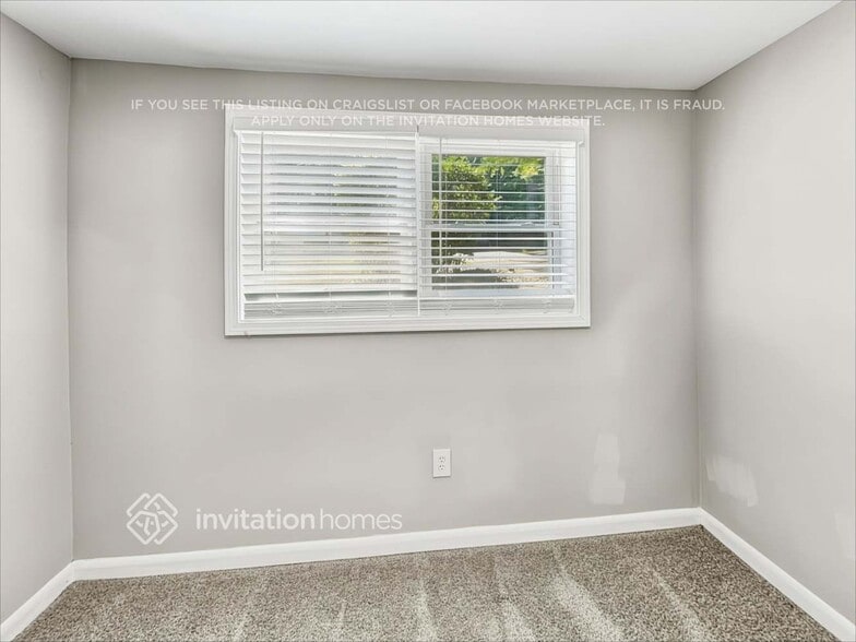 Building Photo - 544 Oakside Dr SW