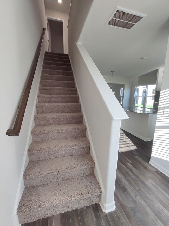 Building Photo - BRAND-NEW Townhome Located in Sanford- Min...