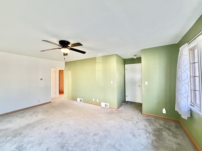 Building Photo - 1616 Dewey Ave