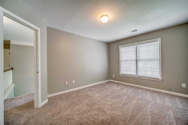 Building Photo - 716 Parkside Dr