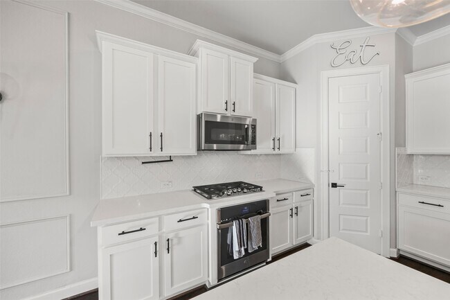 Building Photo - 11909 Primrose Creek Trail