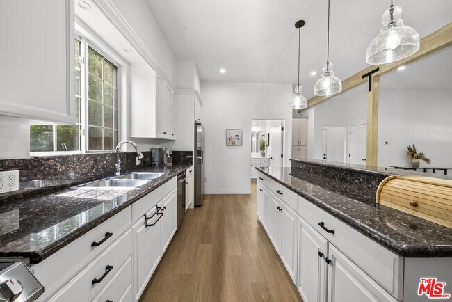 Building Photo - 5656 Penfield Ave