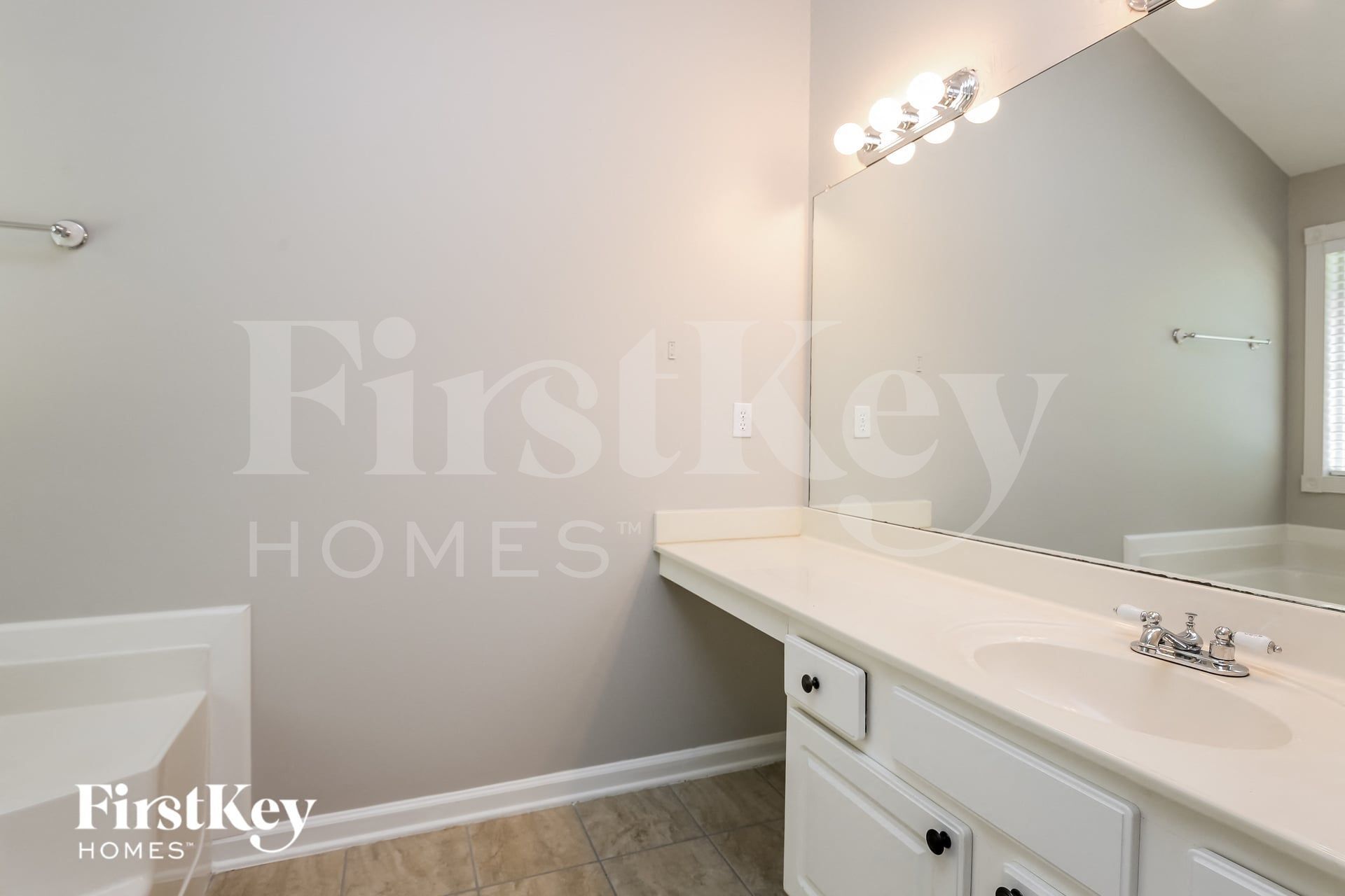 Building Photo - 6247 Highgrove Dr