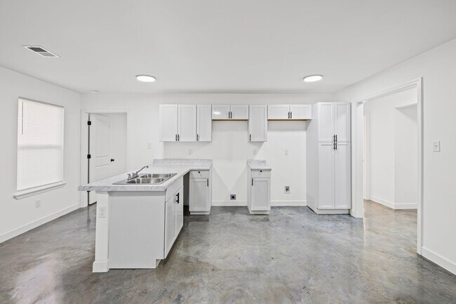 Building Photo - 1373-1375 COOPER ST