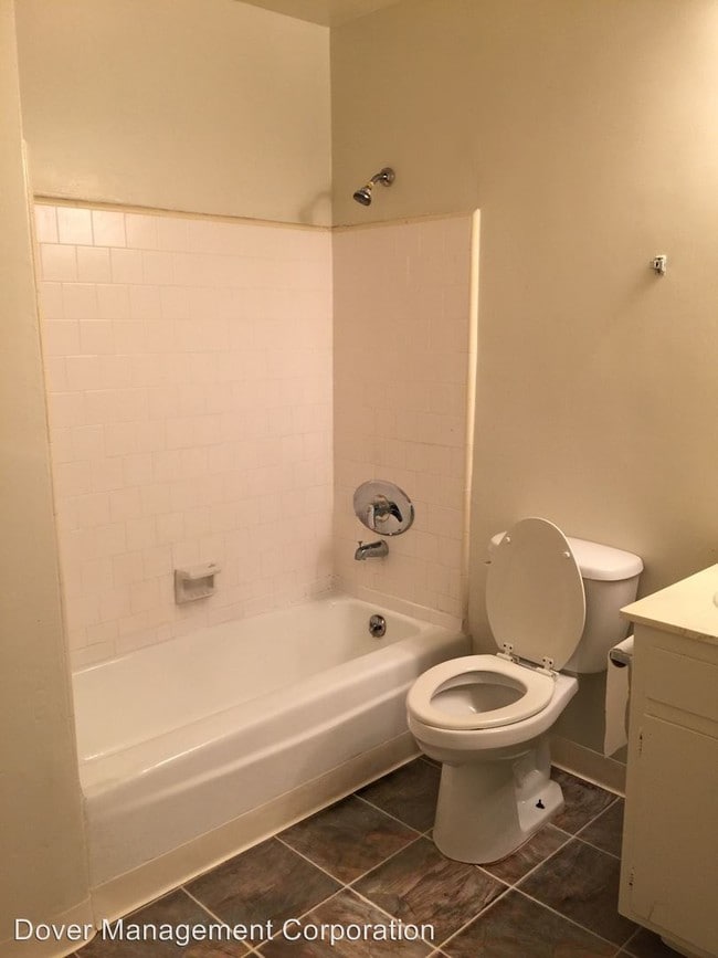 Building Photo - 2700 Ellendale Pl