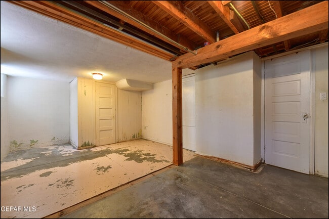Building Photo - 3117 Richmond Ave