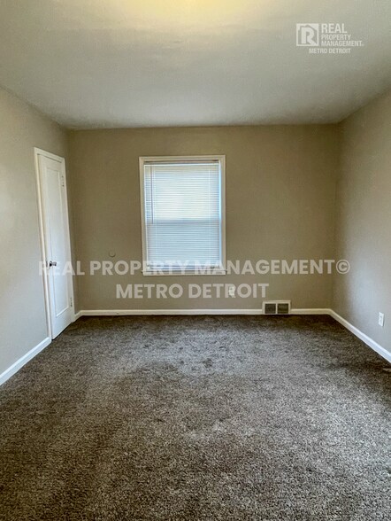 Building Photo - 15349 Prest St