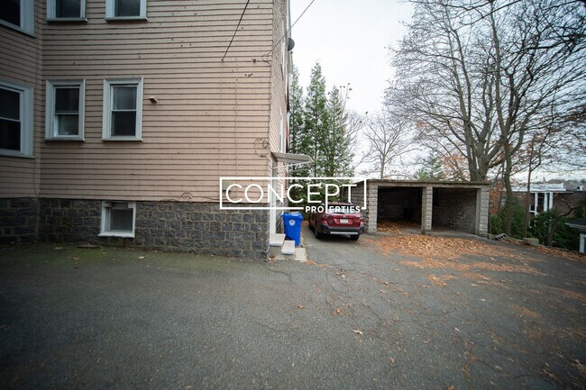 Building Photo - 92 Browne St