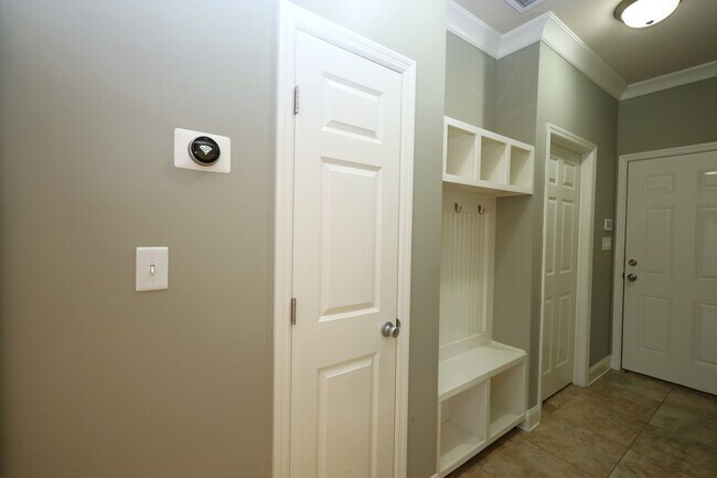 Building Photo - 4634 Amelia Cir