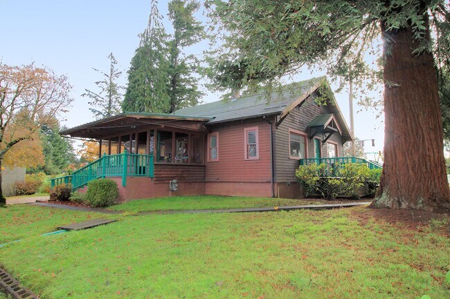 Building Photo - 3 Bed/1 Bath Craftsman Home – Oregon City
